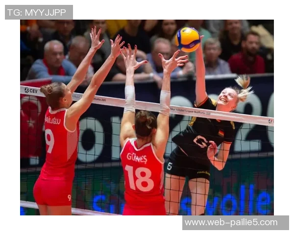 土耳其女排与荷兰女排激战正酣谁将赢得这场巅峰对决